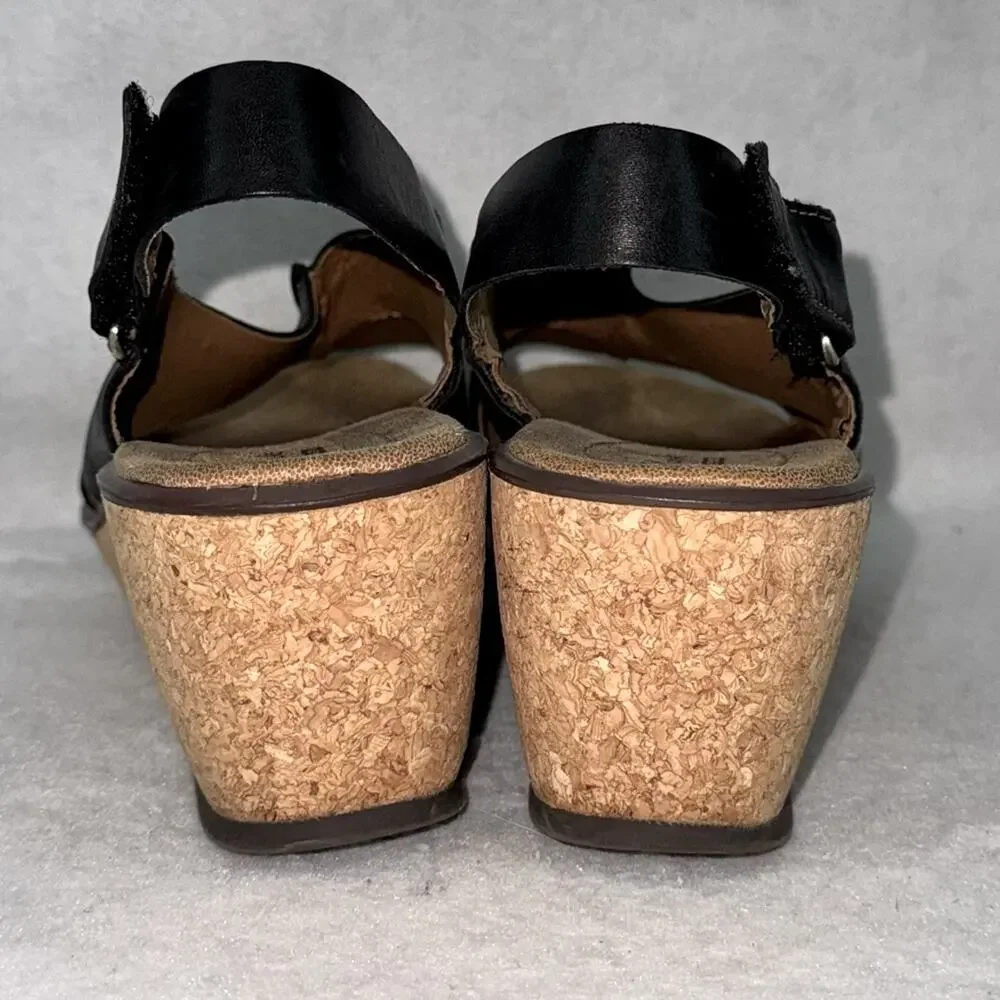 EUC Women’s Clarks Leather & Cork Slingback Wedges size 9 Black *please read*